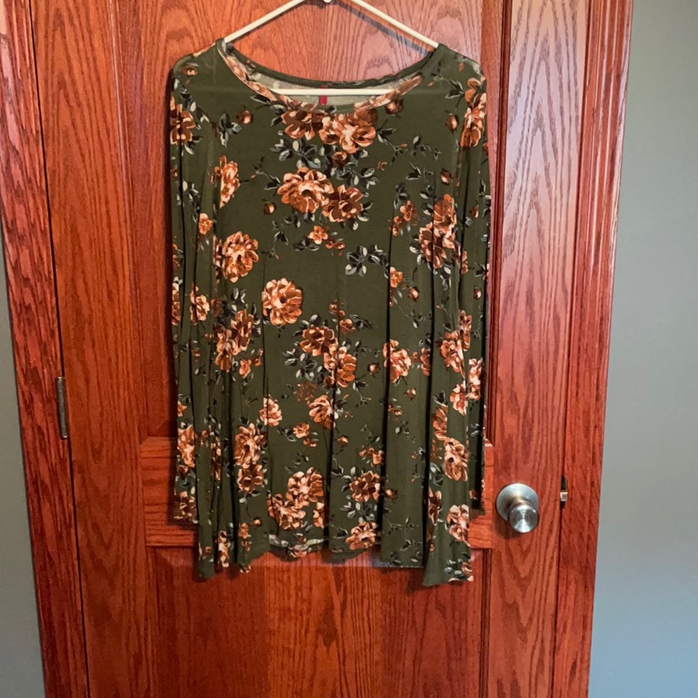 Green floral dress/oversized top!